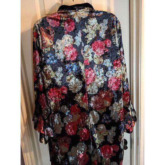 BCBGeneration Velvet Cardigan Colorful Floral On Black Sz L Flared Sleeve... - Picture 4 of 9